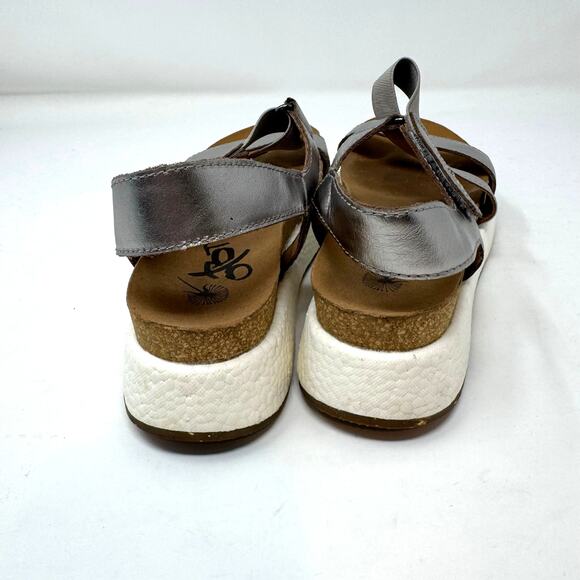 OTBT Sierra Metallic Platform Sandals Shoes Womens 7 Silver Pewter Beach Coastal - Picture 3 of 10